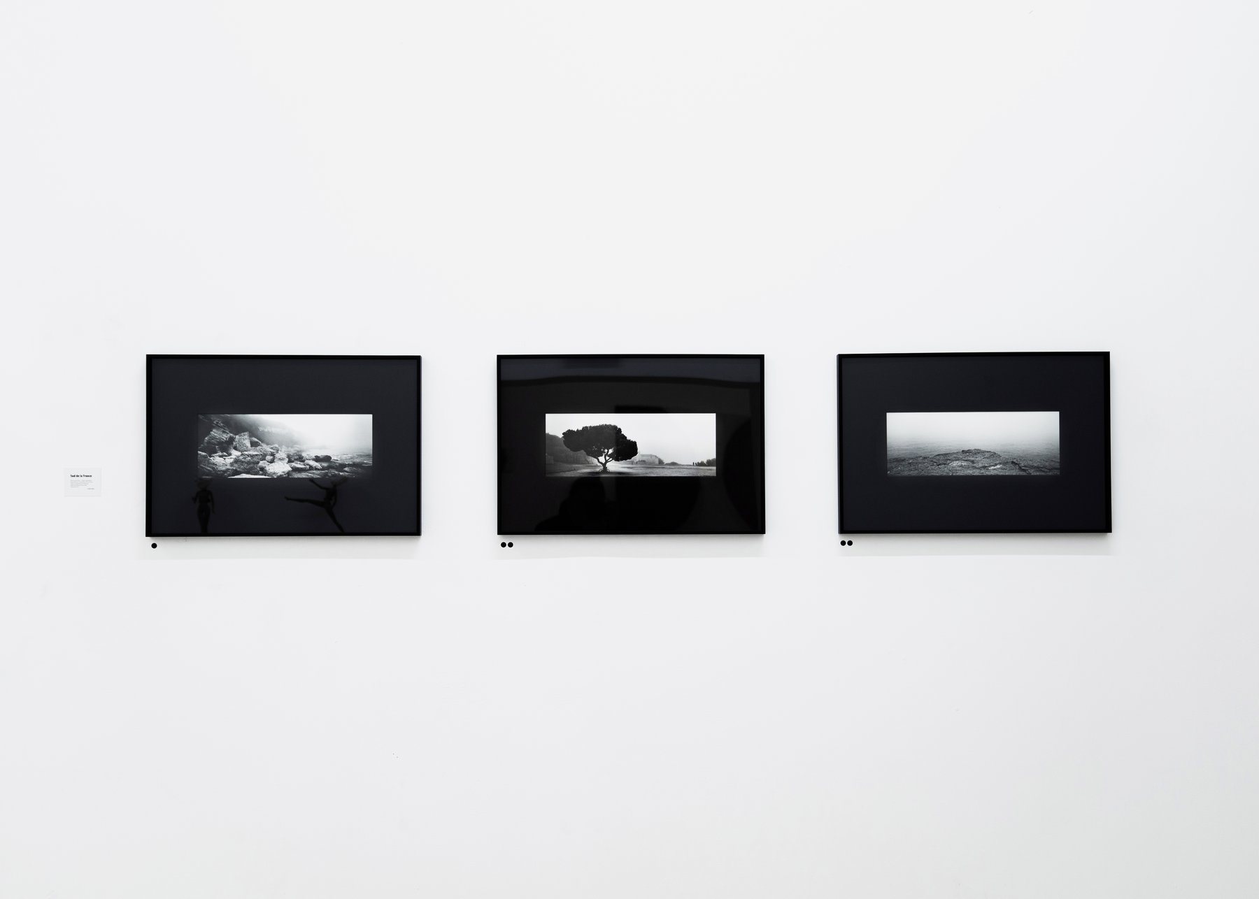 Tirages argentiques de la série Sud de la France — exposition collective Le carré dans le rond, Paris, 2021
